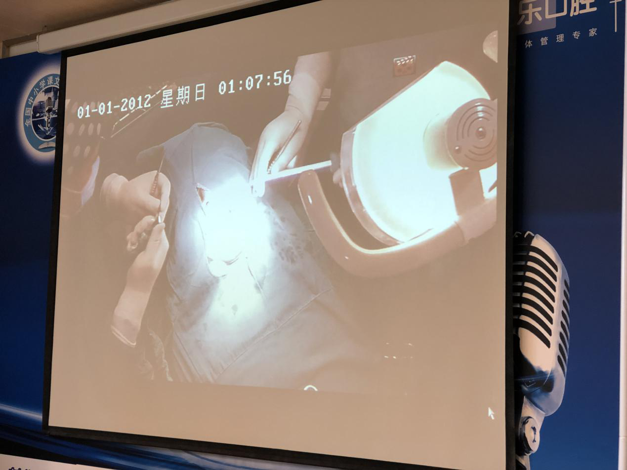 修复失牙，乐享口福，维乐口腔种植牙直播圆满结束